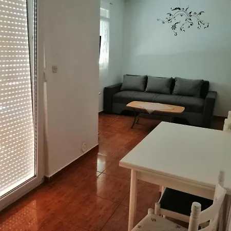 Apartament Nada Vir