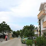 דירה Nada ויר